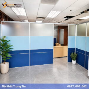 Vách Ngăn Gỗ Công Nghiệp Bọc Nỉ – Khung Nhôm Chắc Chắn, Hiện Đại | VACH-012