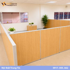 Vách Ngăn Văn Phòng Gỗ Công Nghiệp Vân Gỗ Sang Trọng | VACH-013