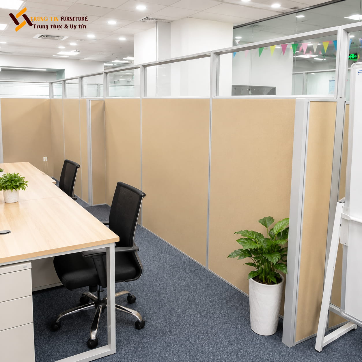 Vách nỉ kính khung nhôm phân chia không gian – VACH-036 Vách nỉ kính khung nhôm phân chia không gian – VACH-036