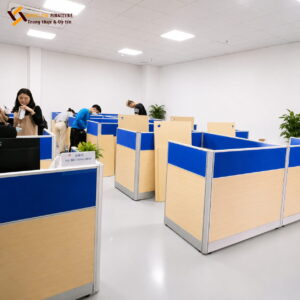 Vách ngăn gỗ nỉ bàn làm việc văn phòng VACH-044