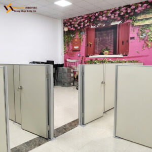 Vách Ngăn Văn Phòng Gỗ Công Nghiệp Khung Nhôm Riêng Tư VACH-054