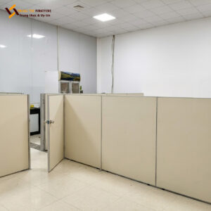 Vách Ngăn Văn Phòng Gỗ Công Nghiệp Khung Nhôm Riêng Tư VACH-054