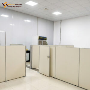 Vách Ngăn Văn Phòng Gỗ Công Nghiệp Khung Nhôm Riêng Tư VACH-054