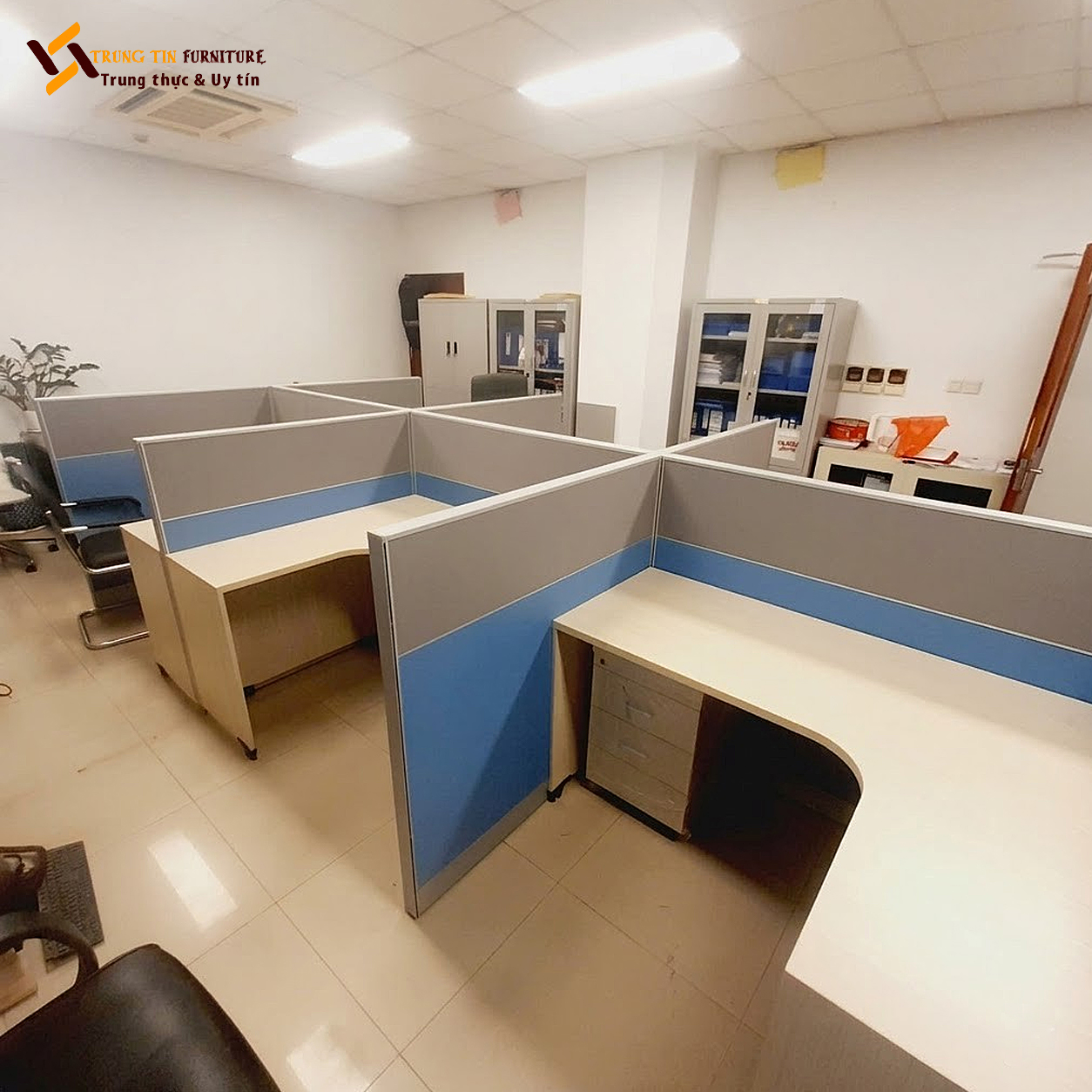 Vách Ngăn Bàn Làm Việc Gỗ Công Nghiệp VACH-056 Vách Ngăn Bàn Làm Việc Gỗ Công Nghiệp VACH-056