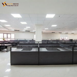 Vách ngăn gỗ bàn làm việc kết hợp kính hiện đại – VACH-070