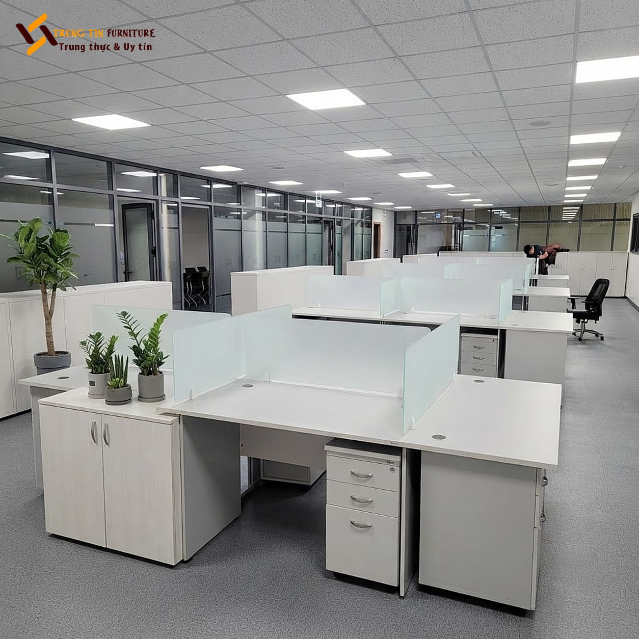 Vách ngăn kính văn phòng hiện đại tối ưu không gian – VACH-071 Vách ngăn kính văn phòng hiện đại tối ưu không gian – VACH-071