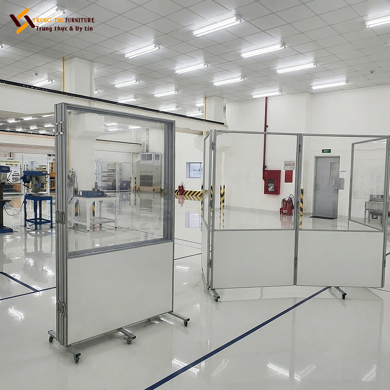 Vách ngăn di động khung nhôm kết hợp kính – VACH-076 Vách ngăn di động khung nhôm kết hợp kính – VACH-076