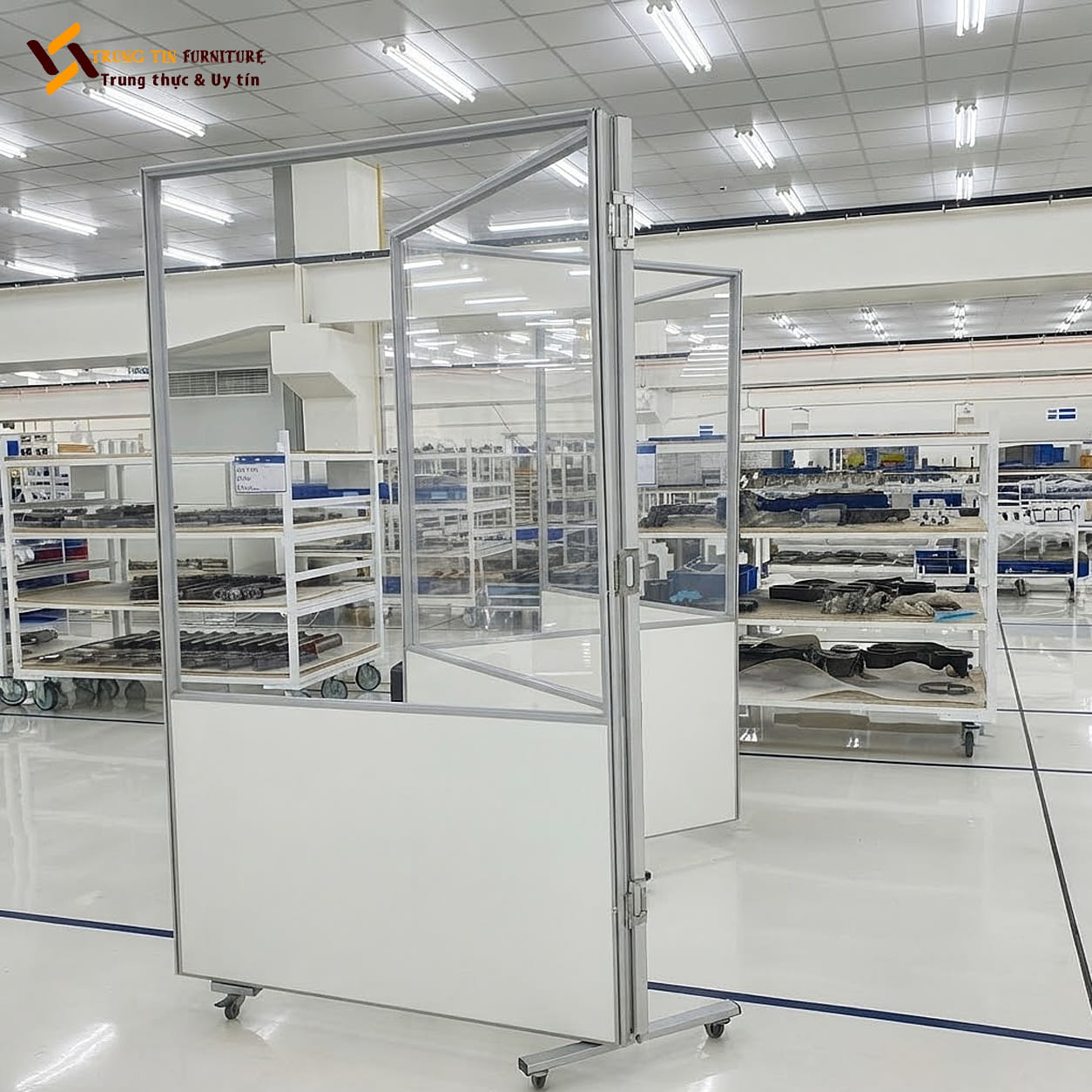 Vách ngăn di động khung nhôm kết hợp kính – VACH-076 Vách ngăn di động khung nhôm kết hợp kính – VACH-076