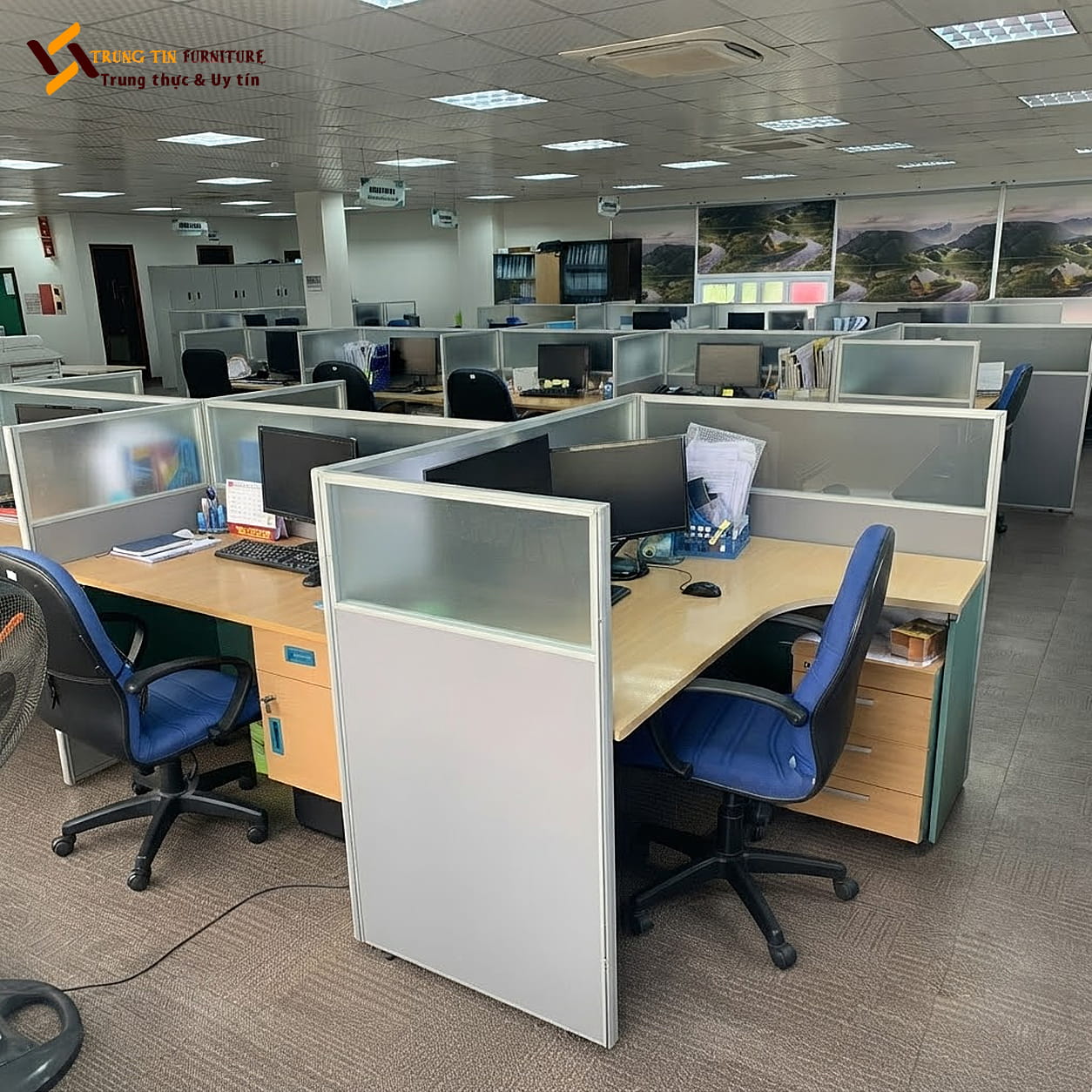 Vách ngăn kính mờ văn phòng hiện đại – Kính VACH-078 Vách ngăn kính mờ văn phòng hiện đại – Kính VACH-078